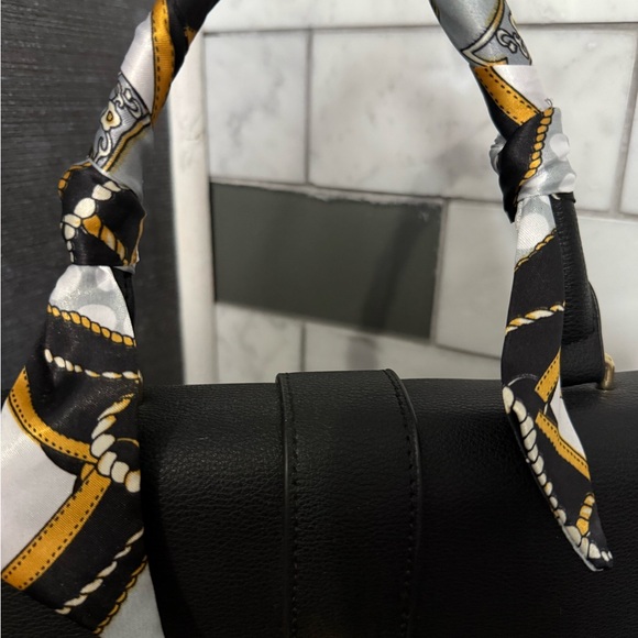 NWOT Chic Black Satchel with Gold Lock (unbranded) - Picture 4 of 6